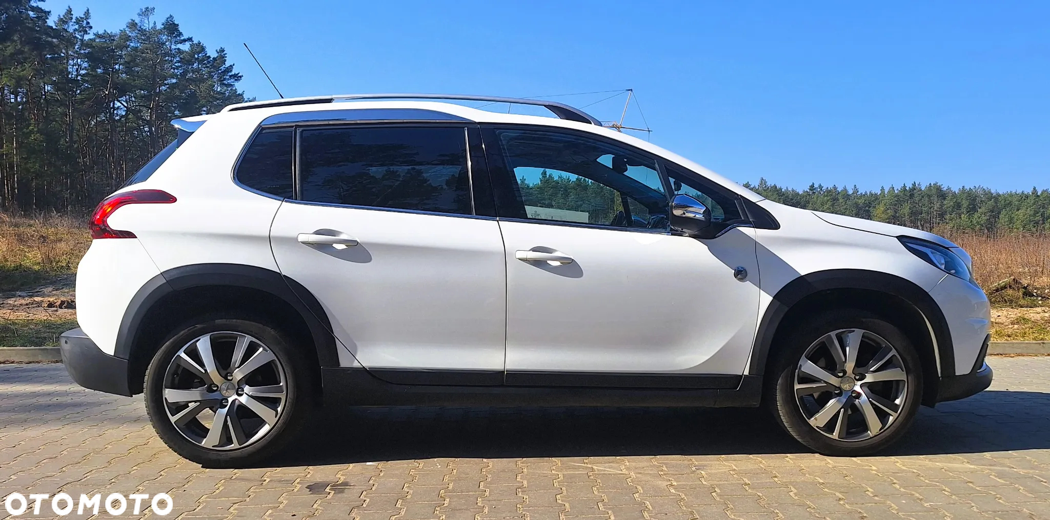 Peugeot 2008 1.2 Pure Tech Allure S&S - 2