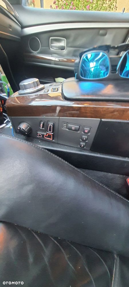 BMW Seria 7 - 12