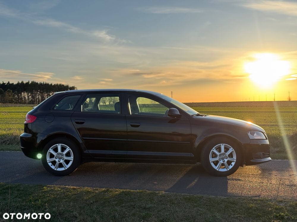 Audi A3 Sportback 2.0 TDI DSG Ambiente - 3