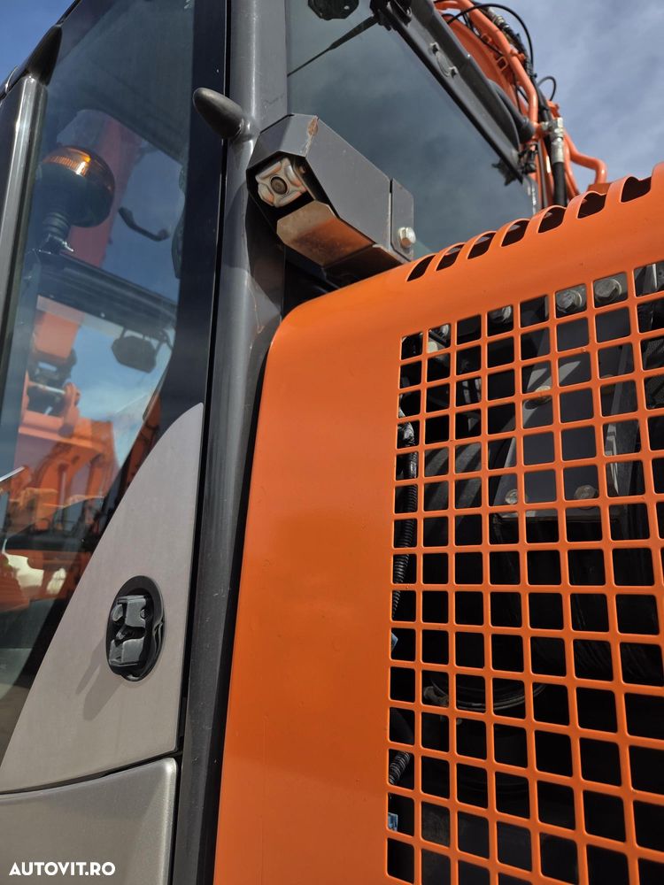 Hitachi ZX135US-6, 15t, 2018, 3.958h, PADURI CAUCIUC NOI, CUPLA RAPIDA HIDRAULICA, CUPA LATA NOUA, cupa ingusta, camera spate, camere laterale, Adanc sapare 6m, latime 2,49m, ridica 7t, consum mediu 7l/h, posibil leasing 3 ani-PROMOTIE 79.900 EUR+Tva - 15