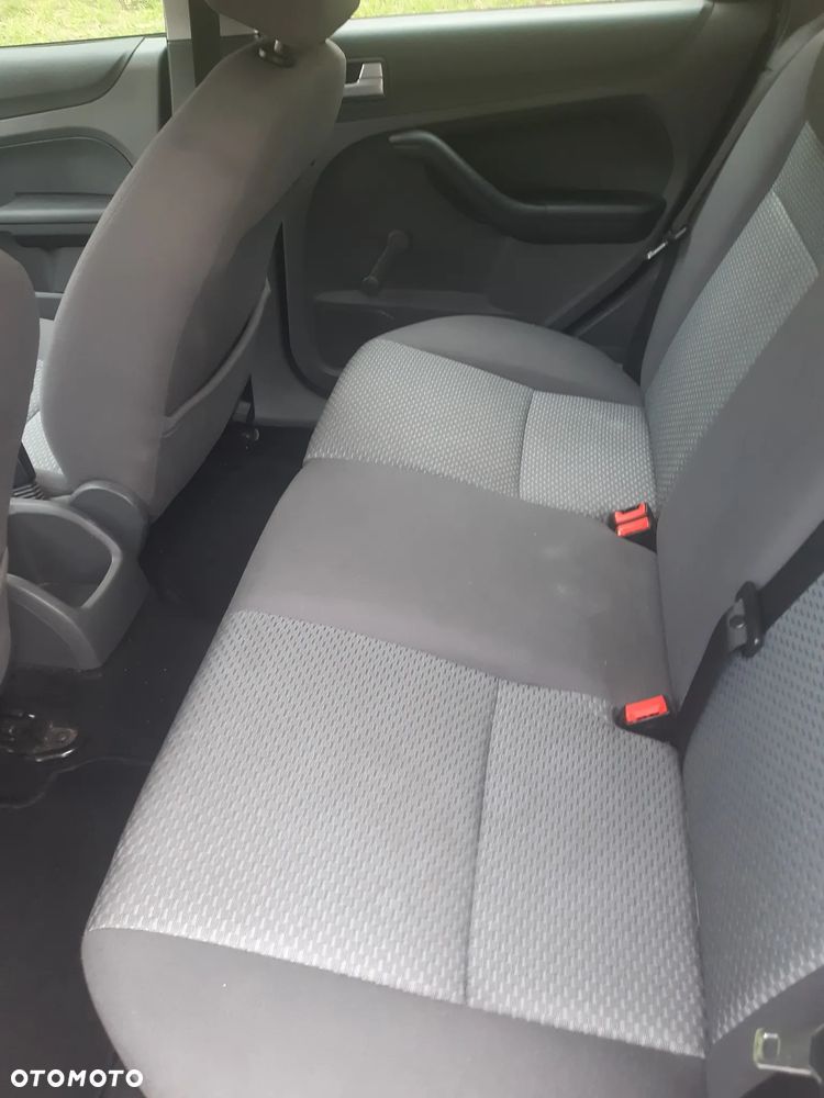 Ford Focus 1.6 TDCi Ambiente - 7