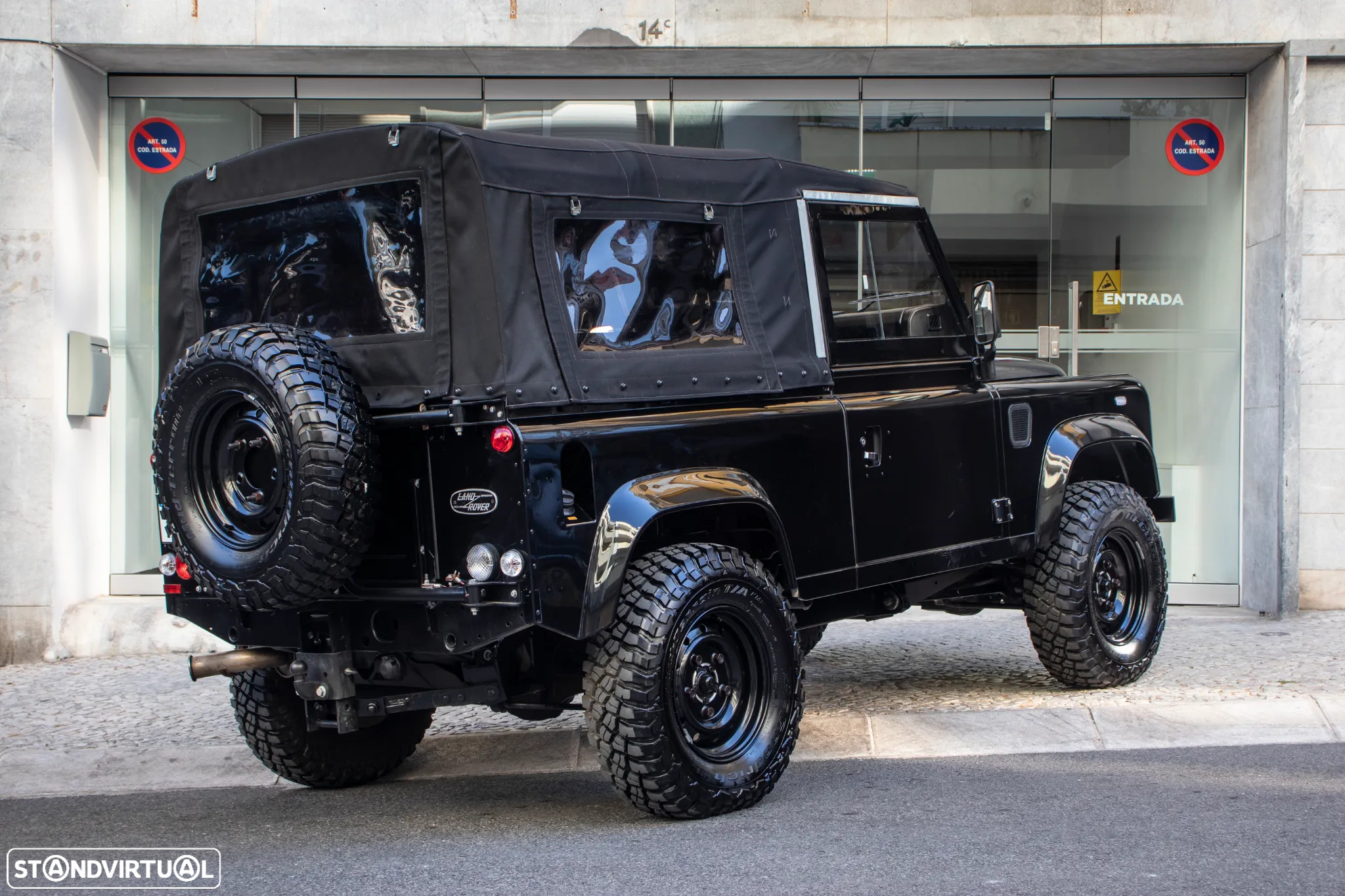 Land Rover Defender 90 SW 2.4 CRD S - 31