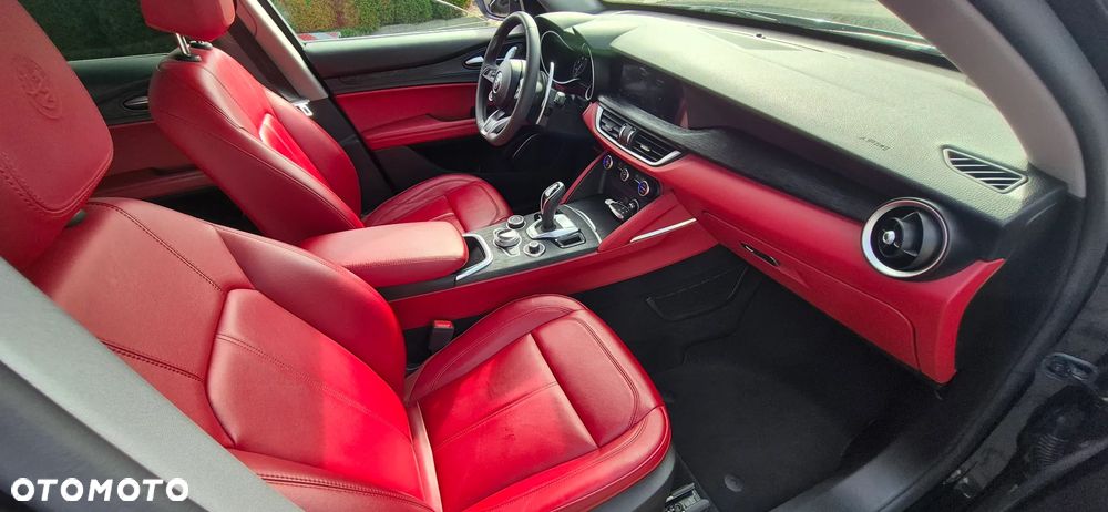 Alfa Romeo Stelvio - 17