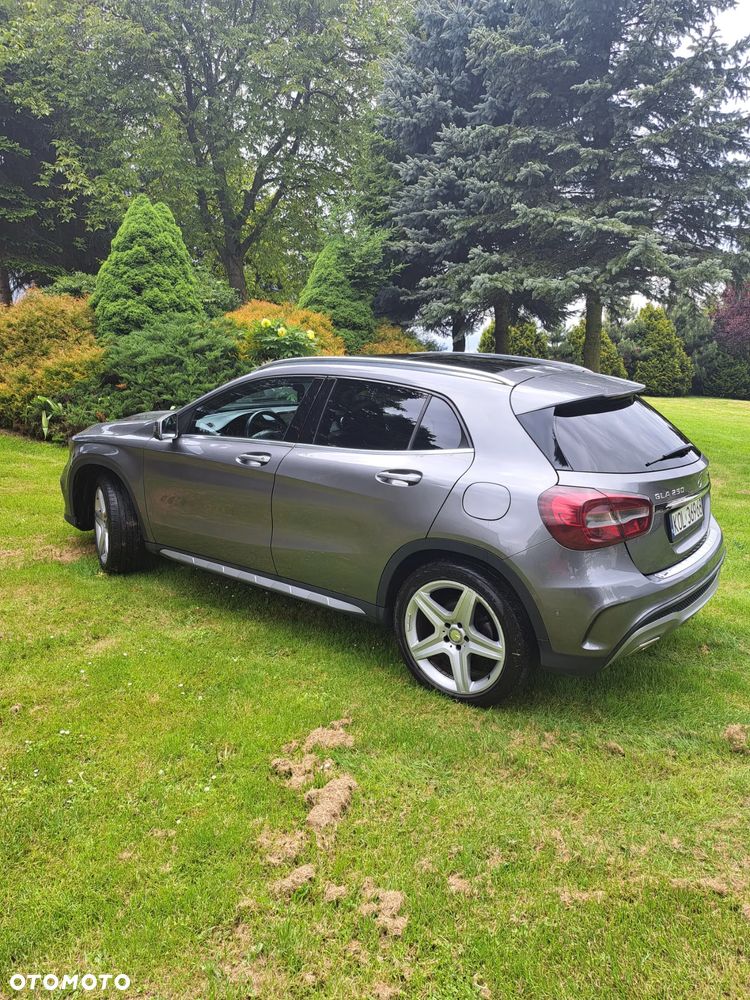 Mercedes-Benz GLA 250 4Matic 7G-DCT AMG Line - 11