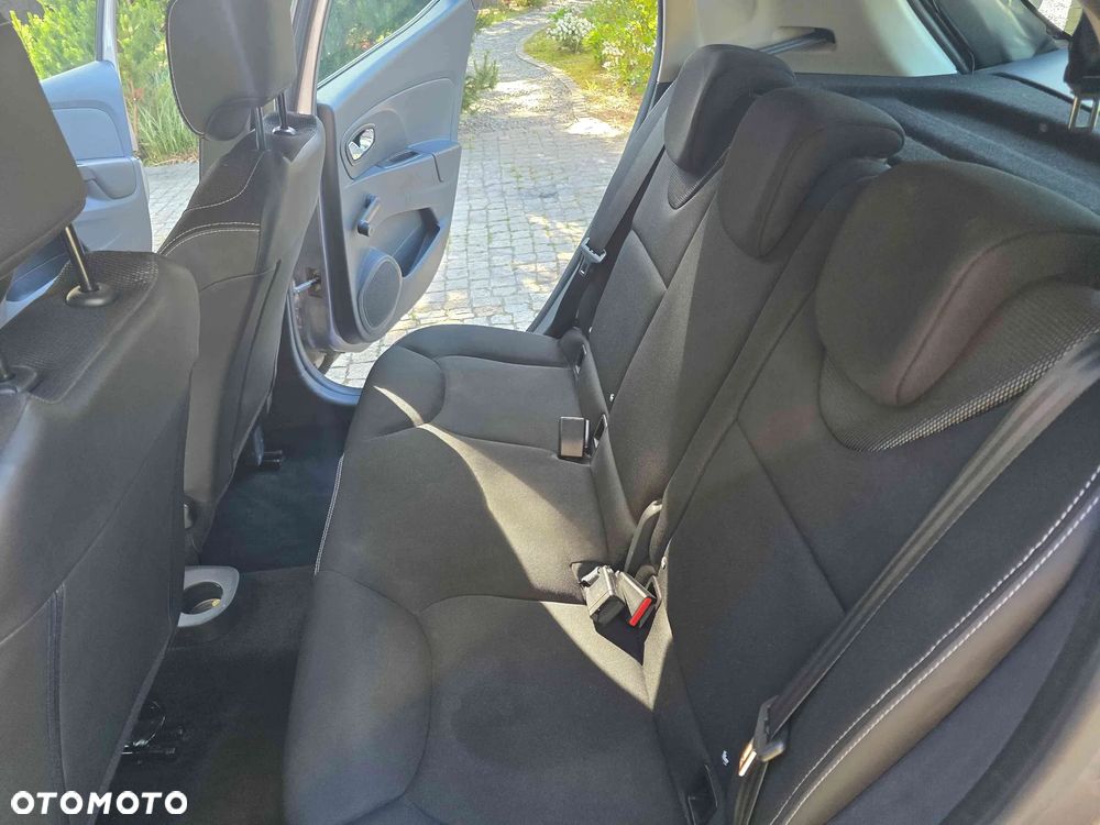 Renault Clio - 12