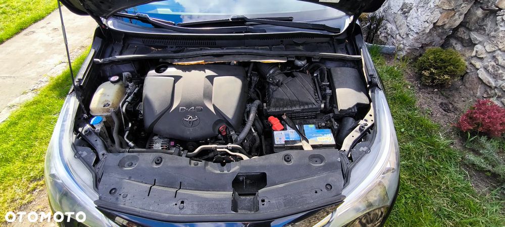 Toyota Avensis 2.0 D-4D Premium - 12
