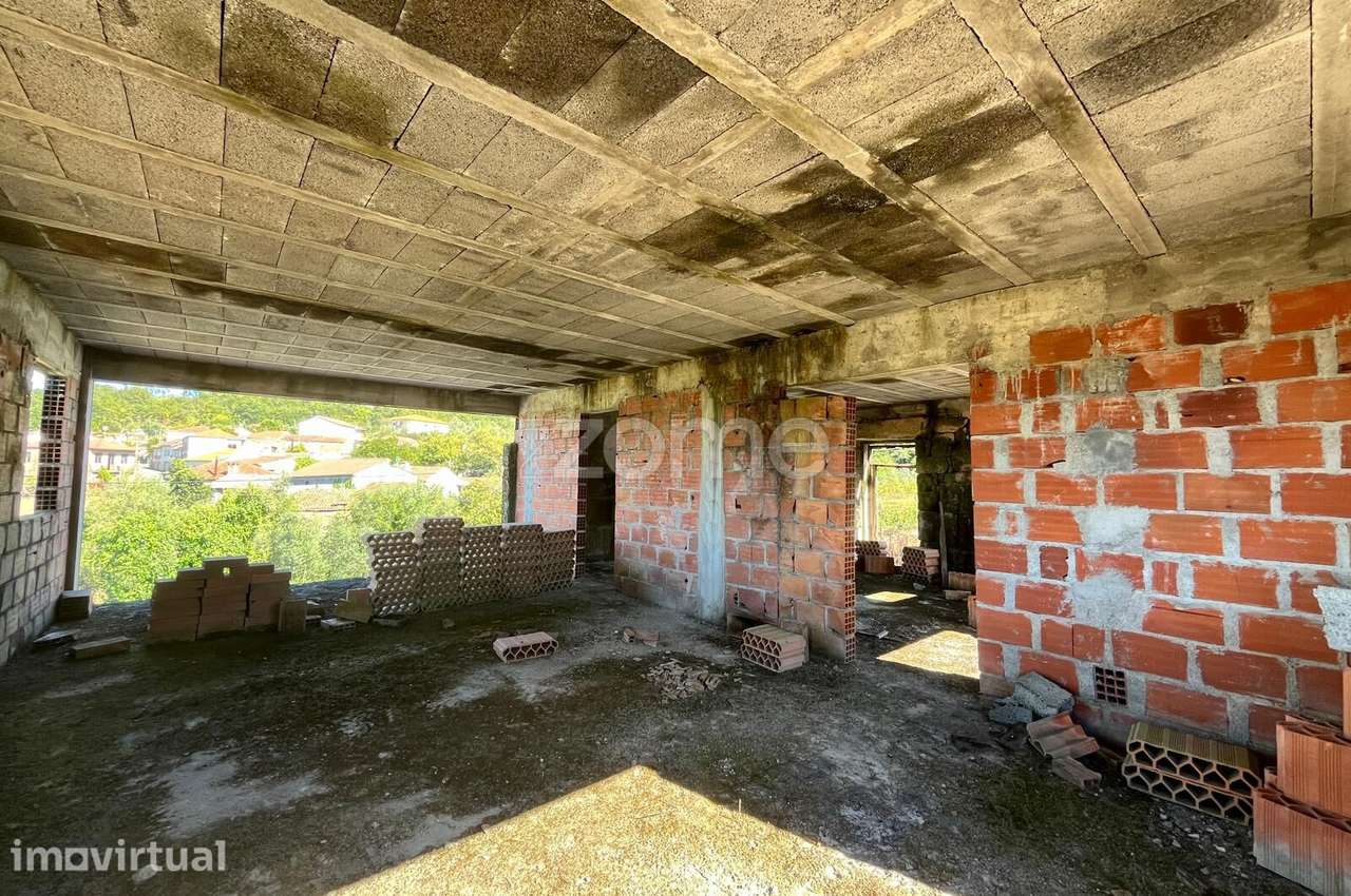 Moradia para reconstrução em Terreno Exclusivo com lindas vistas. - Grande imagem: 5/22