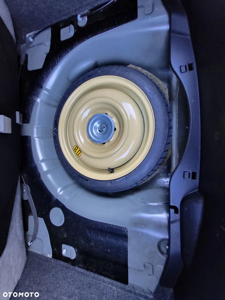 Mazda 3 1.6 Exclusive + - 10