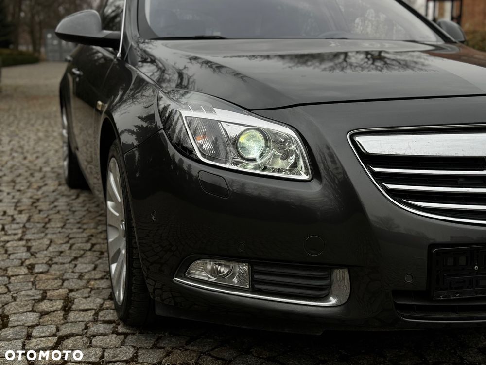 Opel Insignia 2.0 Turbo Sports Tourer 4x4 Automatik - 9