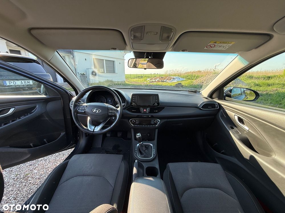 Hyundai i30 1.4 Premiere Comfort - 9