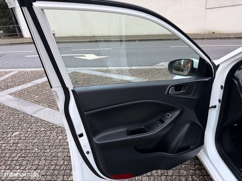 Hyundai i20 1.1 CRDi LED - 10