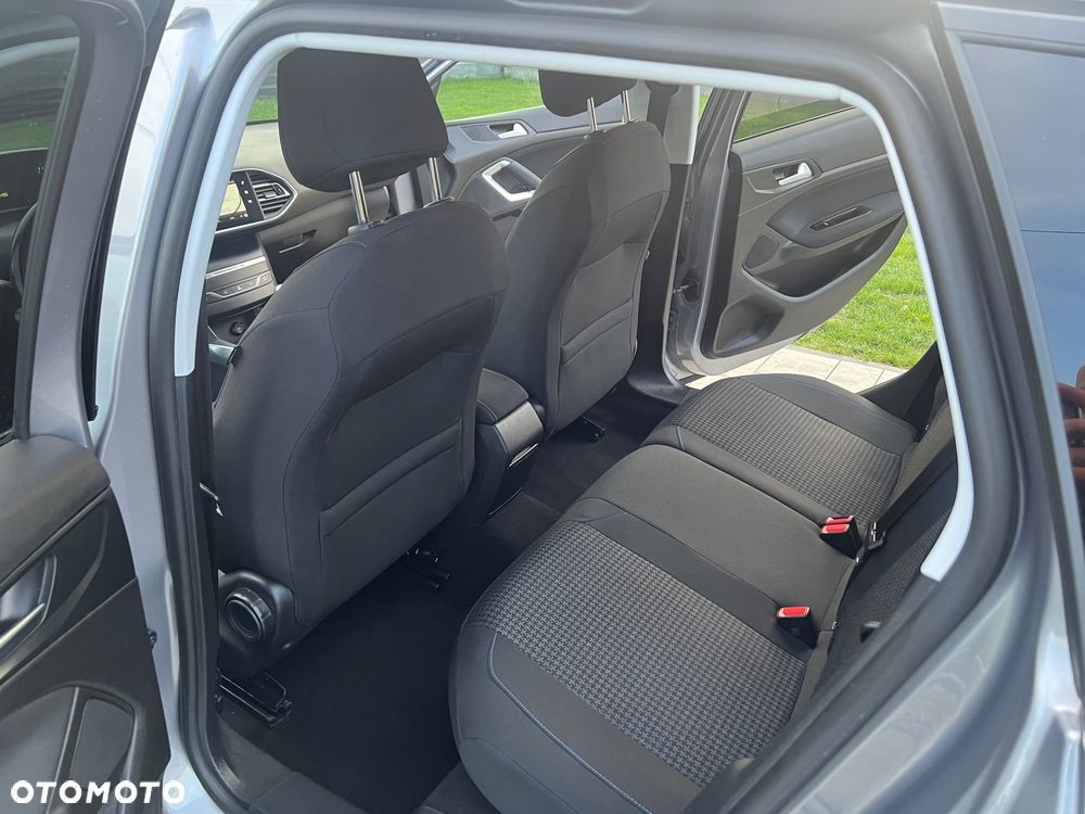 Peugeot 308 BlueHDi 130 Stop & Start Active - 23