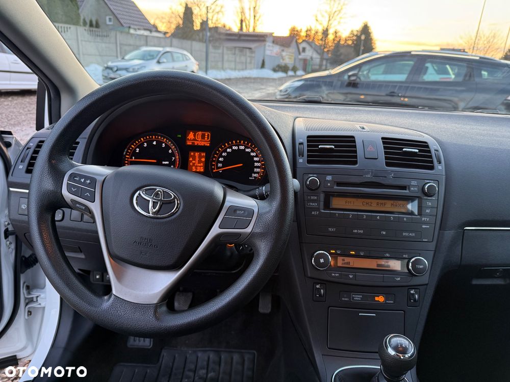 Toyota Avensis 1.6 Comfort - 18