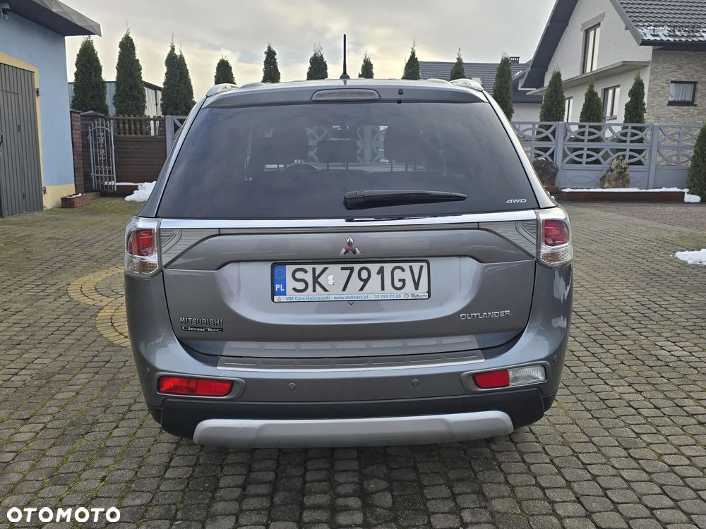 Mitsubishi Outlander 2.2 DID Intense + 4WD - 10