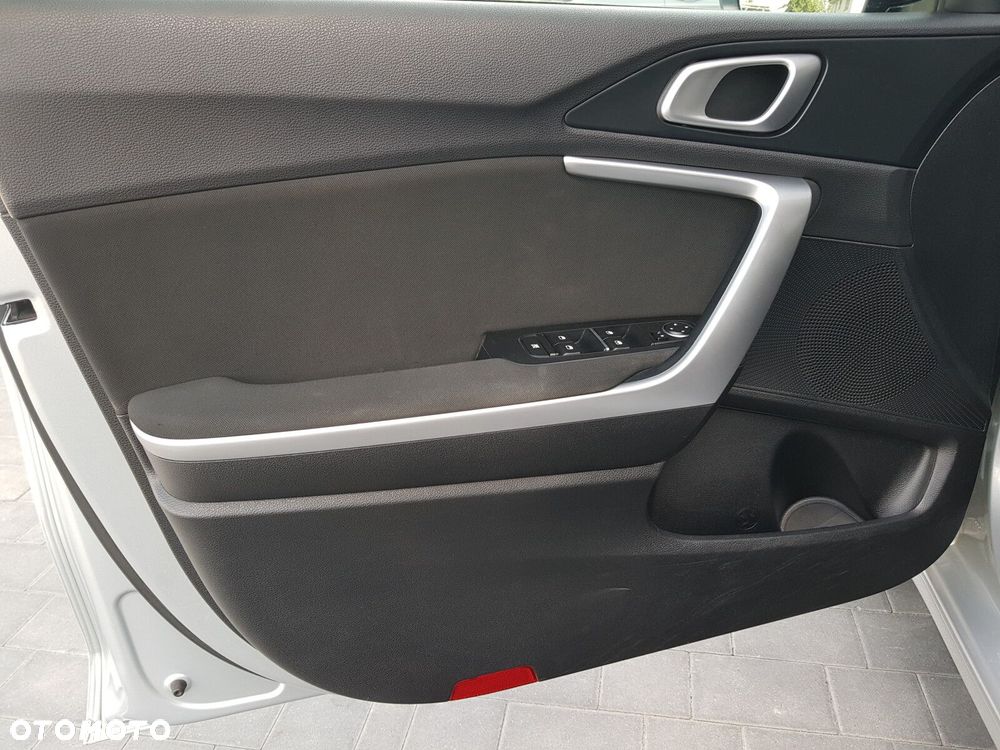 Kia Ceed 1.6 CRDi mHEV M - 13