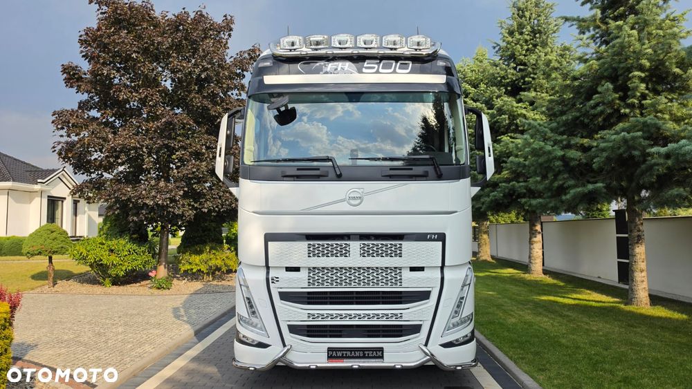 Volvo ///FH///500///2023/// GLOBETROTTER///XXL///FULLLED/// VIRTUAL COCPIT///KLIMATYZACJA POSTOJOWA///ALUFELGI///RADARY/// KAMERA///WYŚWIETLACZ OBCIĄŻENIA/// ZABUDOWY MIĘDZYOSIOWE/// STAN BARDZO DOBRY - 3