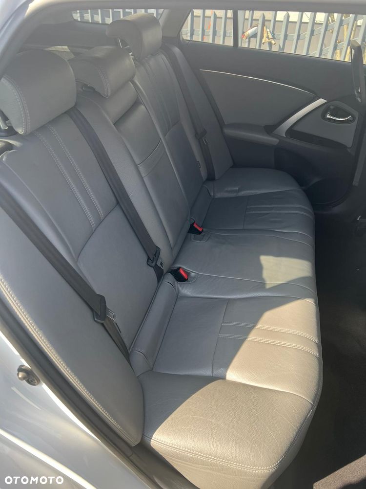 Toyota Avensis 1.8 Multidrive Business Edition - 21