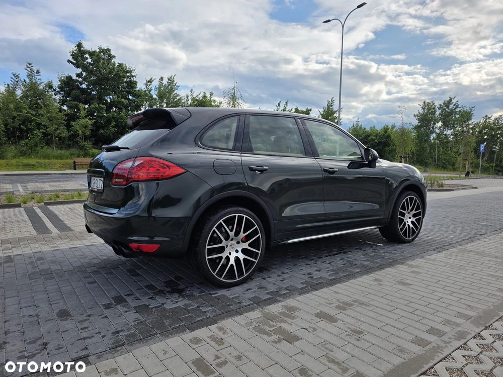 Porsche Cayenne - 2