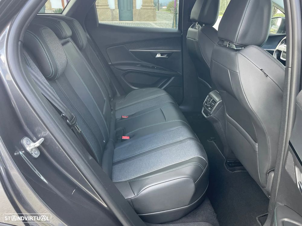 Peugeot 3008 225 e-EAT8 Allure Pack - 22