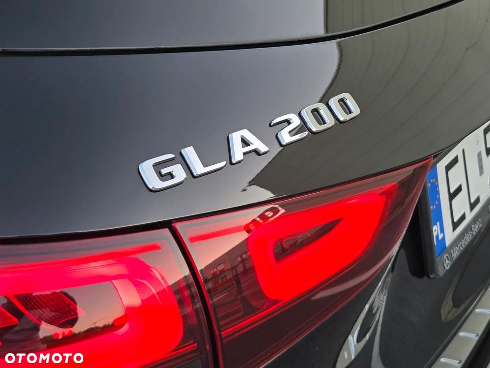 Mercedes-Benz GLA 200 Business Edition - 24