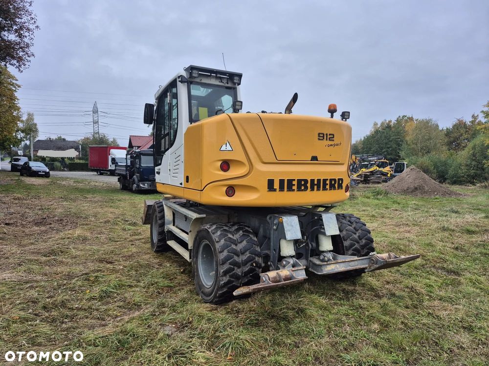 Liebherr A912 - 6