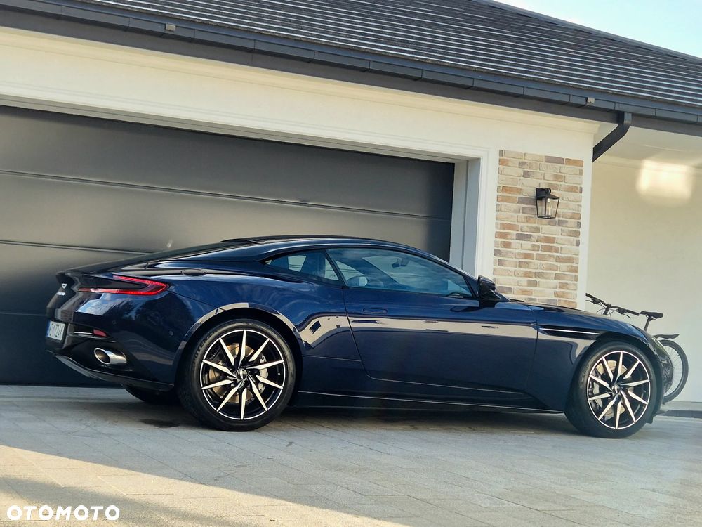 Aston Martin DB11 - 7