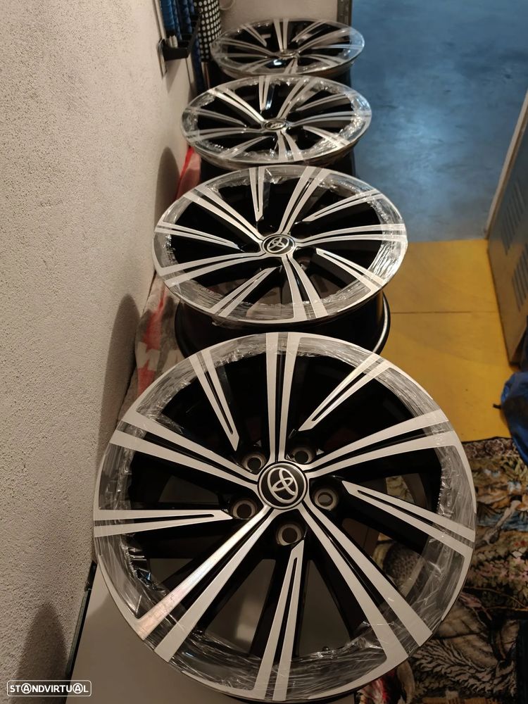 Toyota Corolla Touring Sports - 16