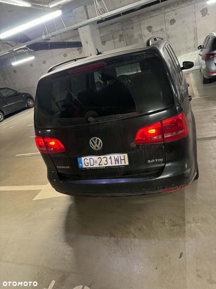 Volkswagen Touran 2.0 TDI DPF DSG Comfortline - 4