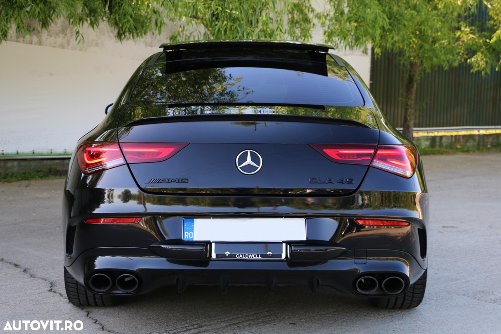 Mercedes-Benz CLA - 12