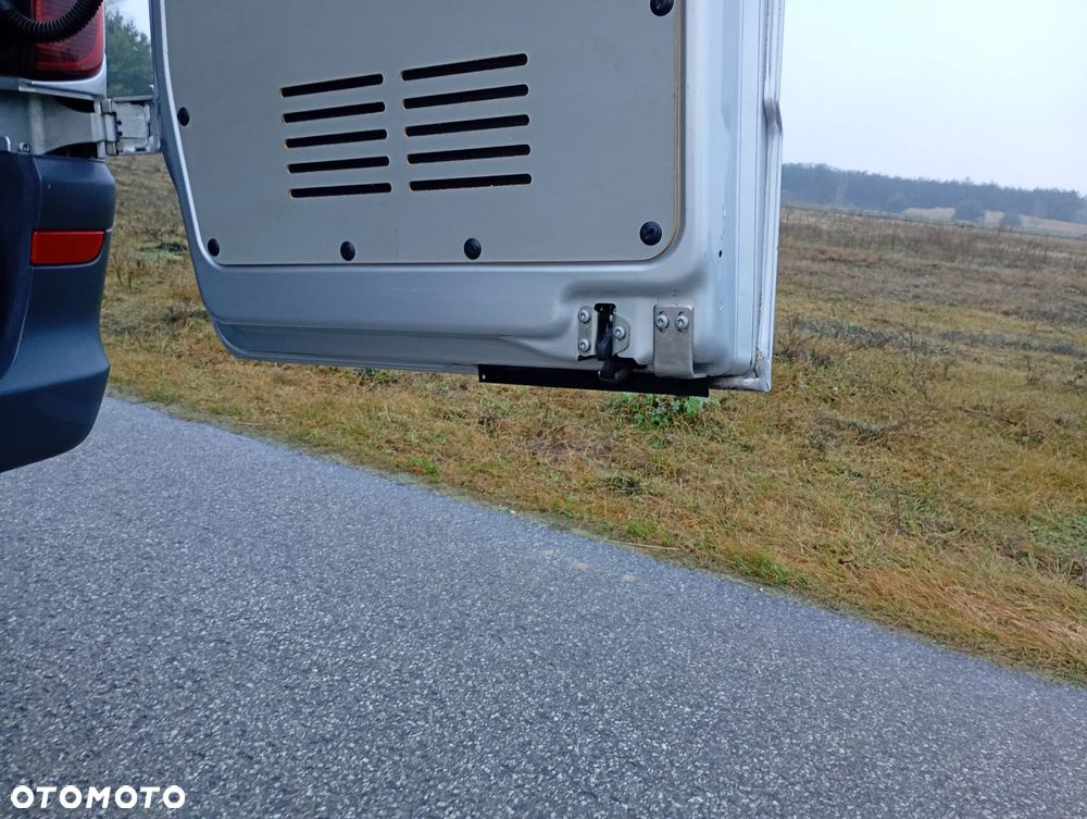 Mercedes-Benz Vito - 32