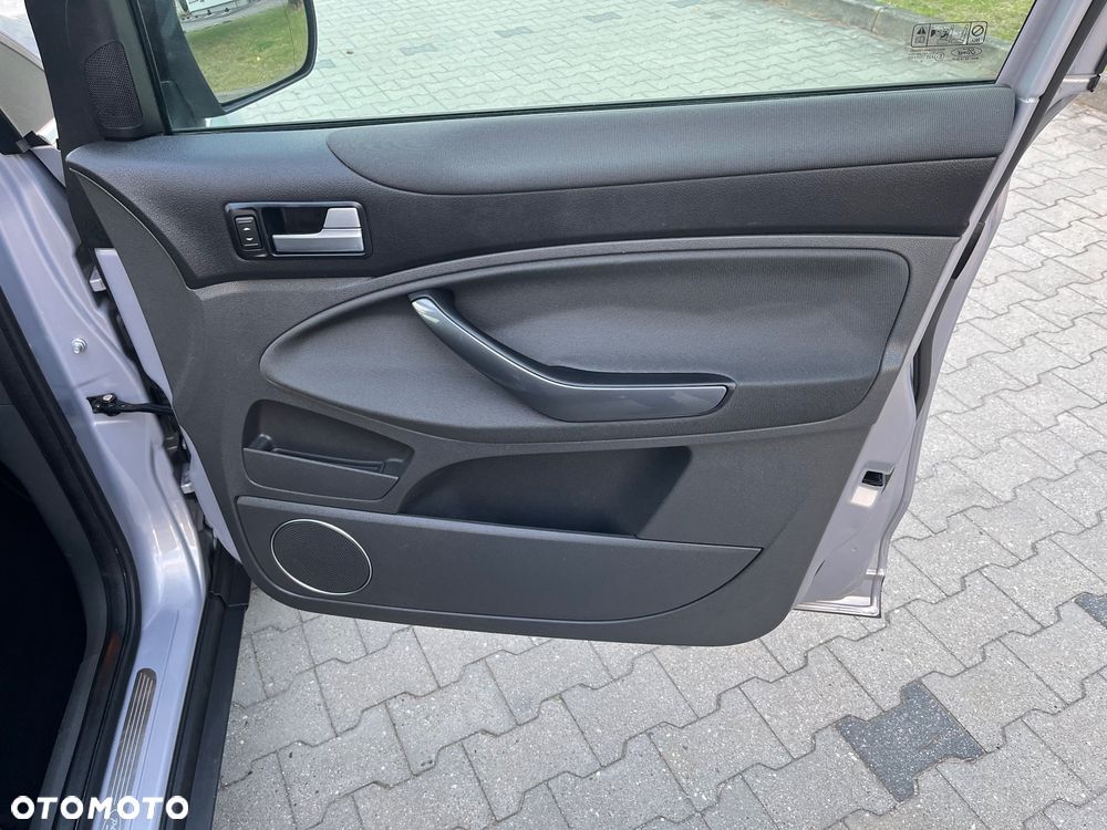 Ford Kuga 2.0 TDCi 4x4 Titanium - 17