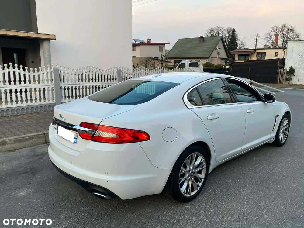 Jaguar XF 3.0 V6 D Luxury - 37