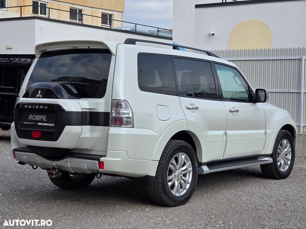 Mitsubishi Pajero 3.2 DI-D Instyle - 8