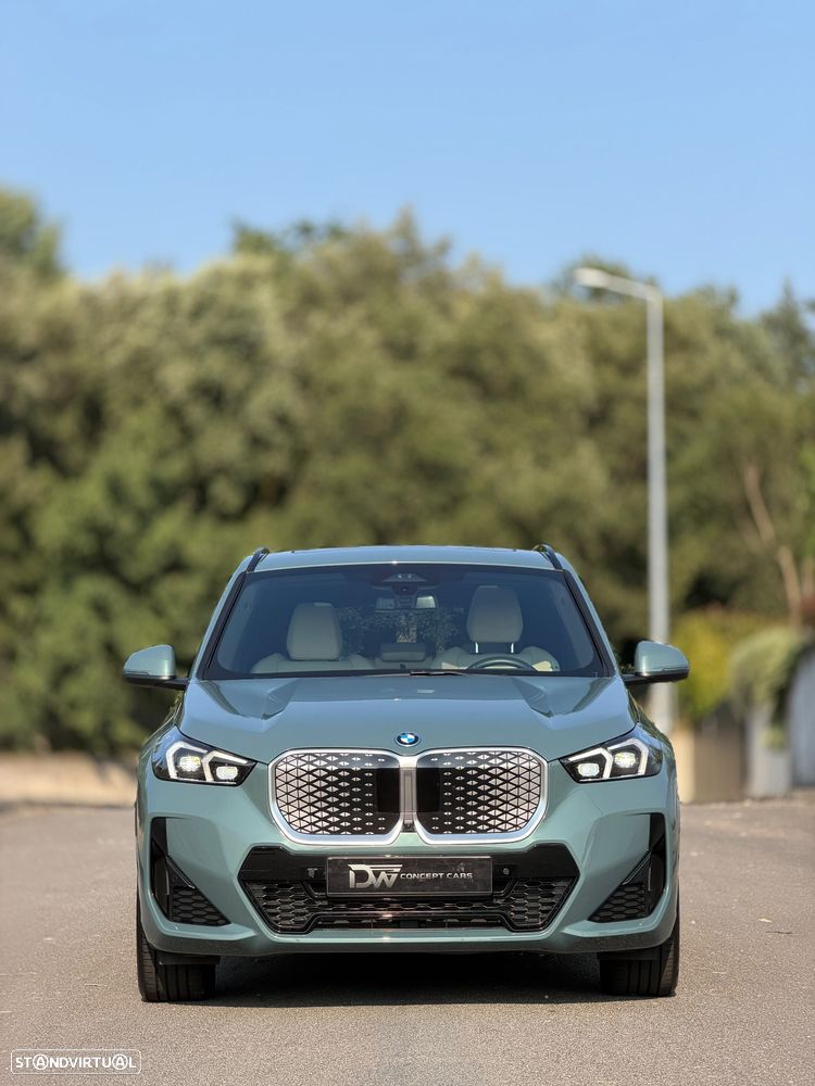 BMW iX1 eDrive20 Pack Desportivo M Pro - 1