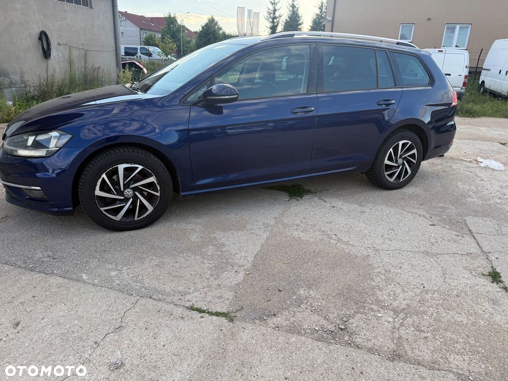 Volkswagen Golf - 8