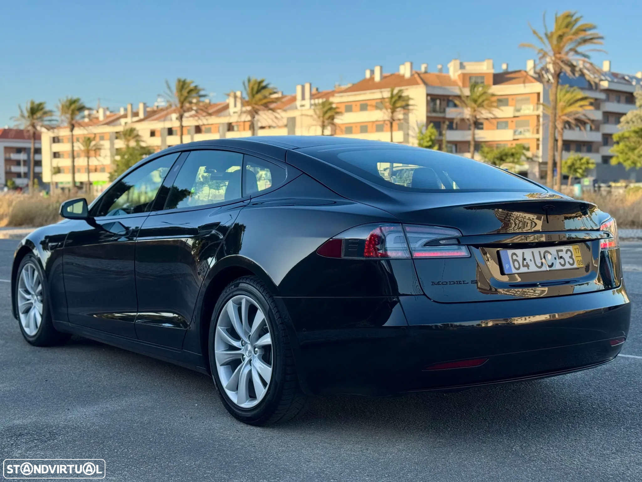 Tesla Model S - 16