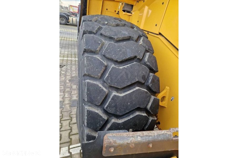 Volvo L 180 H - 19