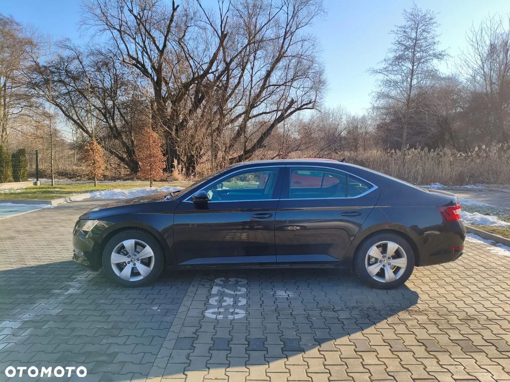 Skoda Superb 2.0 TDI Ambition DSG - 6