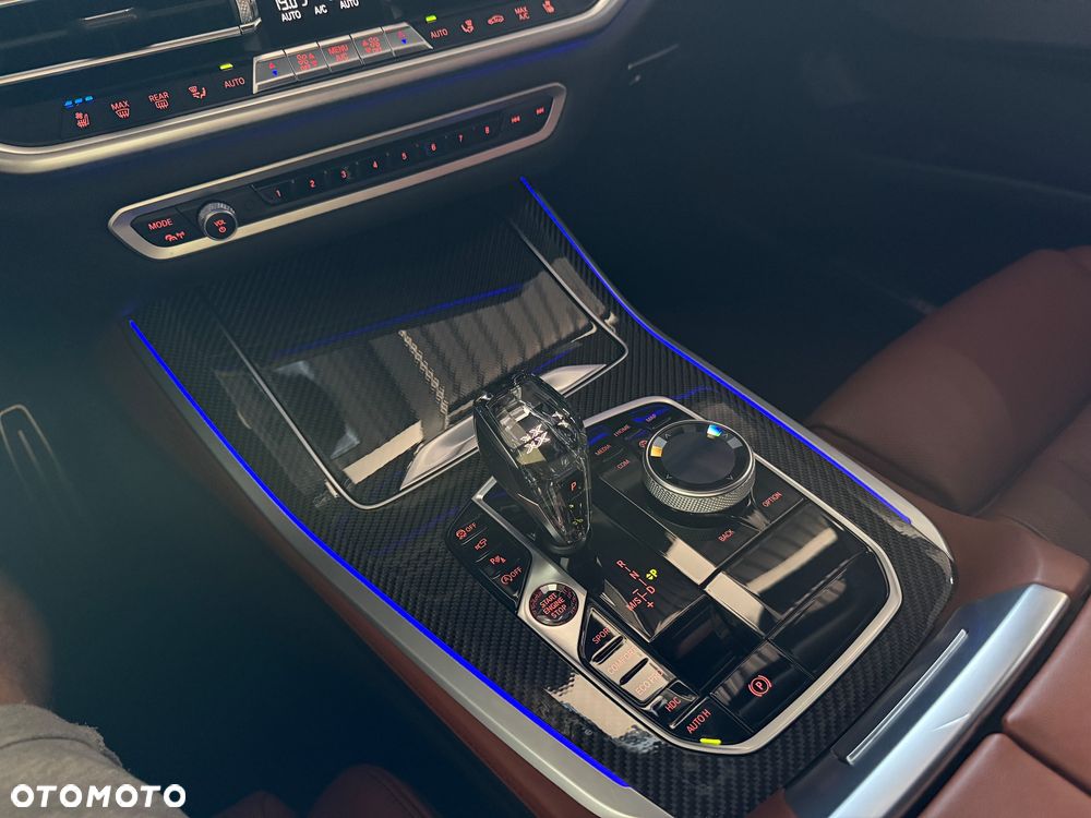 BMW X5 M M50i - 21