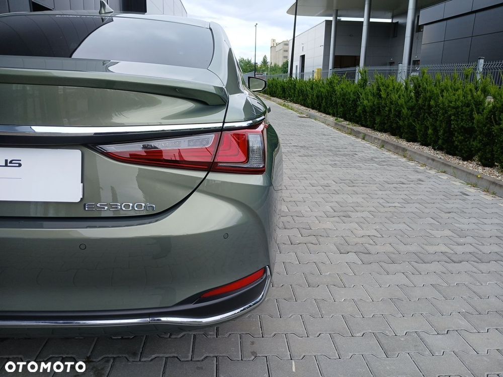Lexus ES 300h Prestige - 24