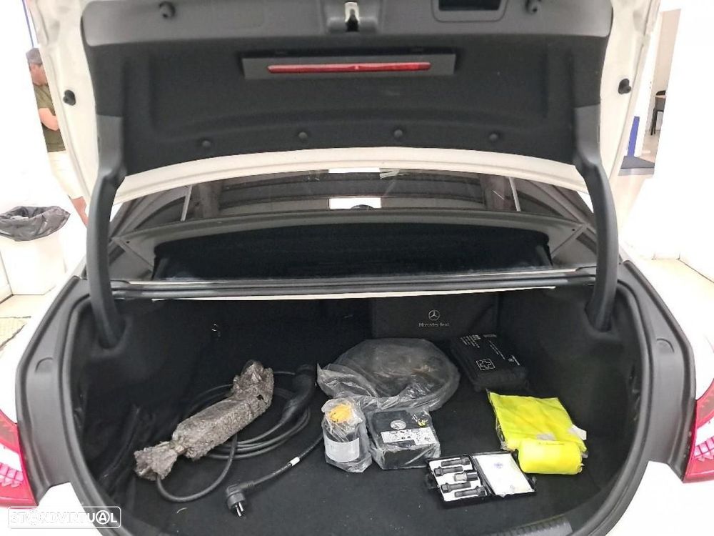 Mercedes-Benz C 300 e AMG Line - 11