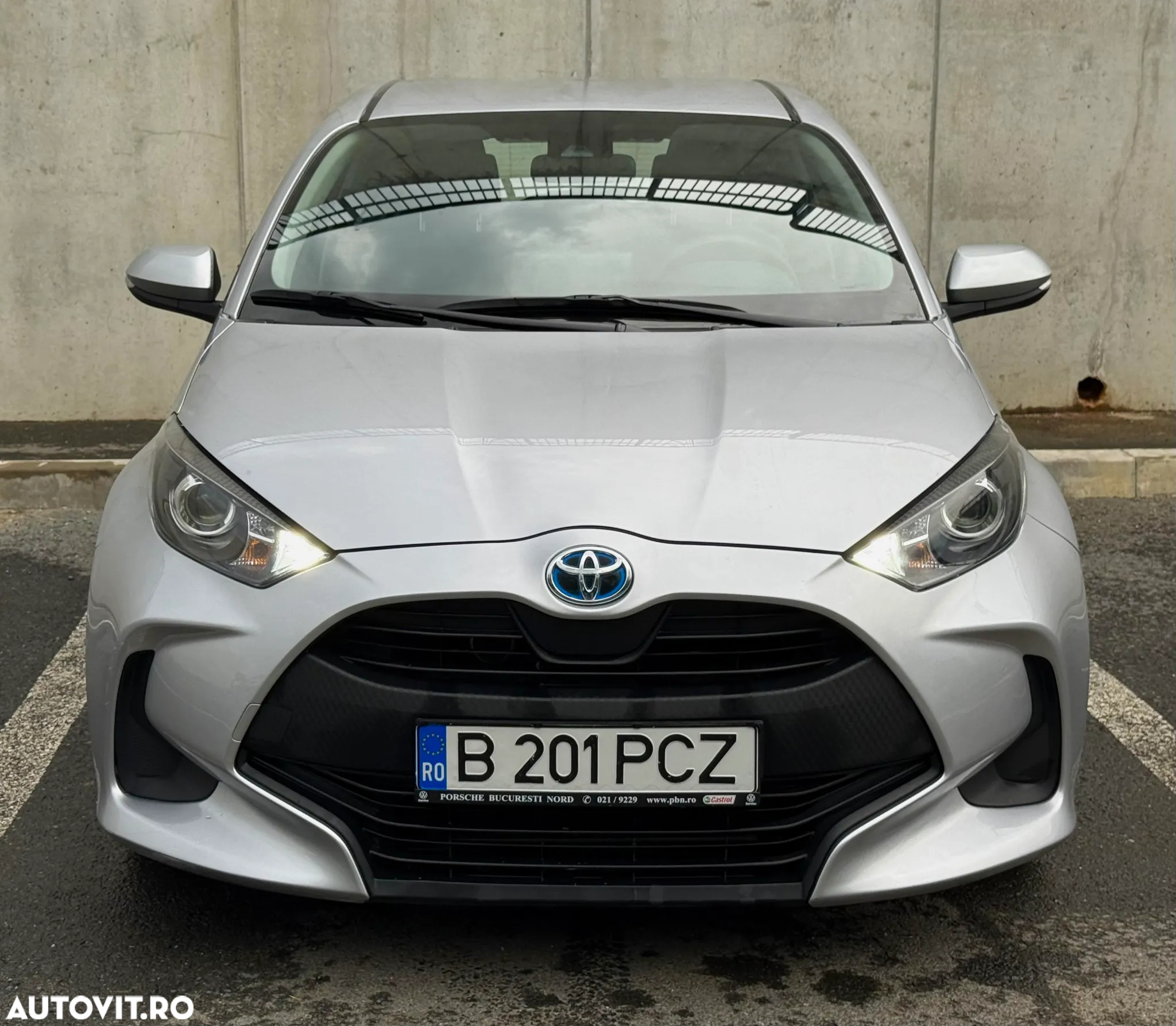 Toyota Yaris 1.5 VVT-i HSD Dynamic - 27