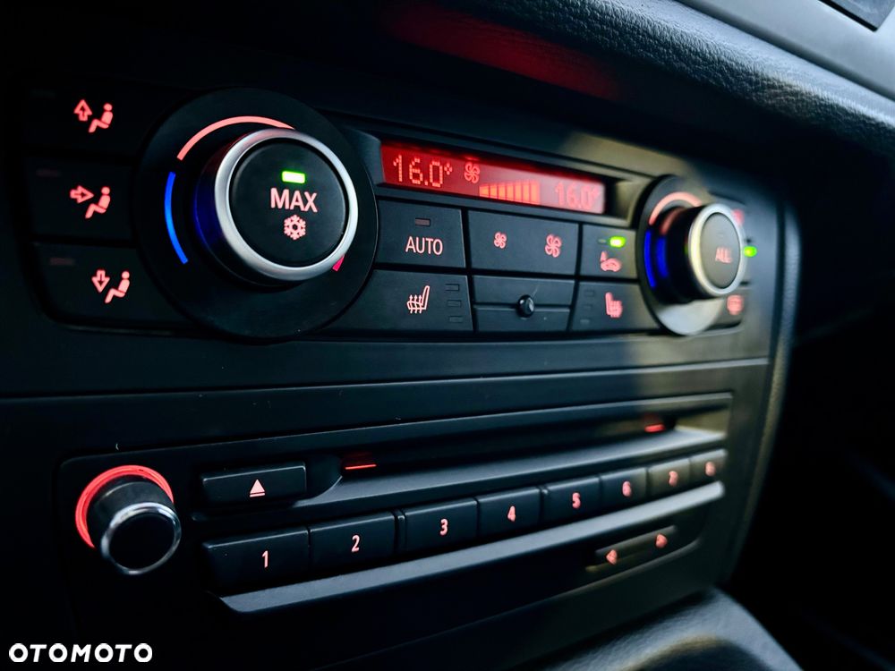 BMW X1 sDrive18i - 10