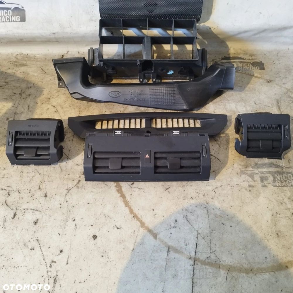 RURY WLOTY POWIETRZA OSŁONA GŁOŚNIKA DESKI RANGE ROVER DEFENDER II L663 - 3