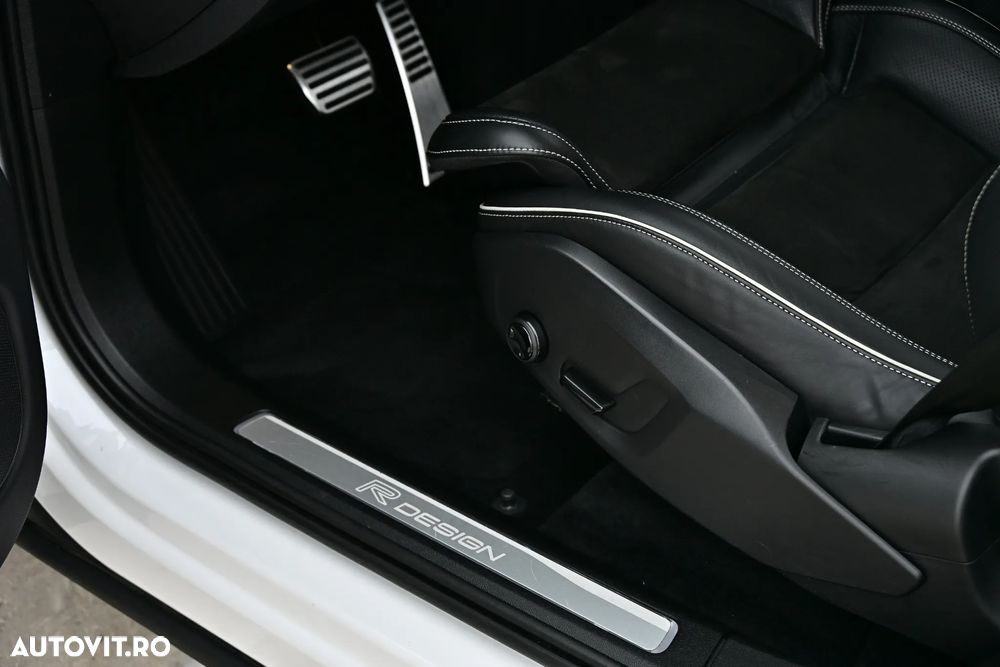 Volvo XC 60 D4 AWD Geartronic RDesign - 26