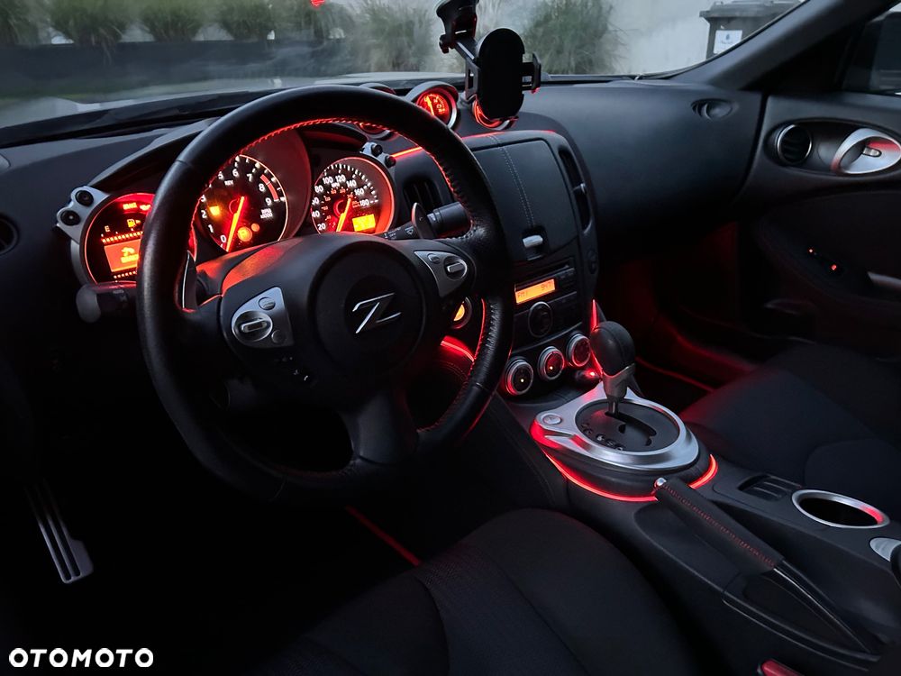 Nissan 370 Z - 12