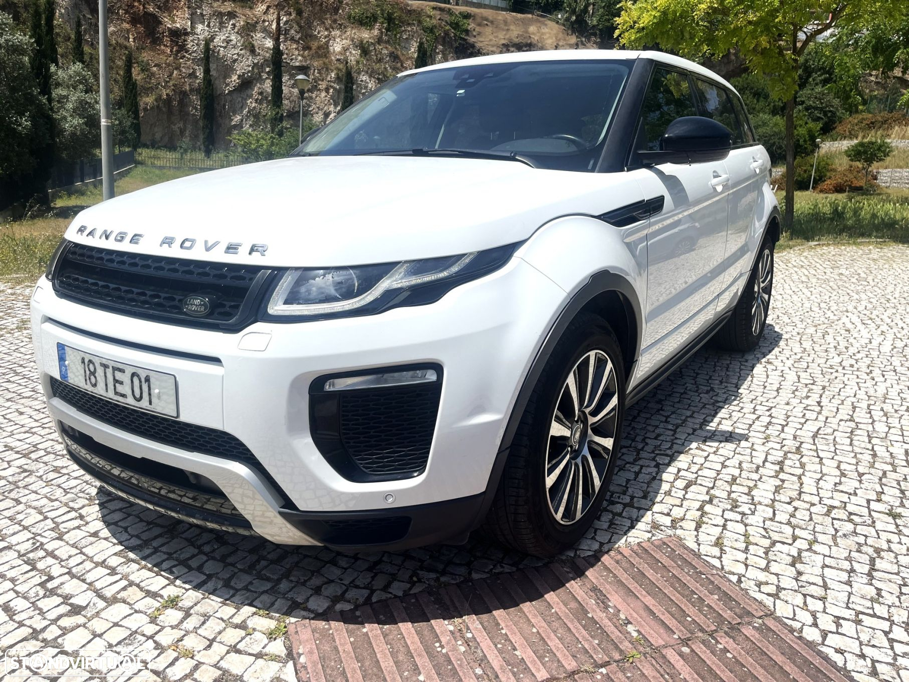 Land Rover Range Rover Evoque 2.0 eD4 SE Dynamic - 2