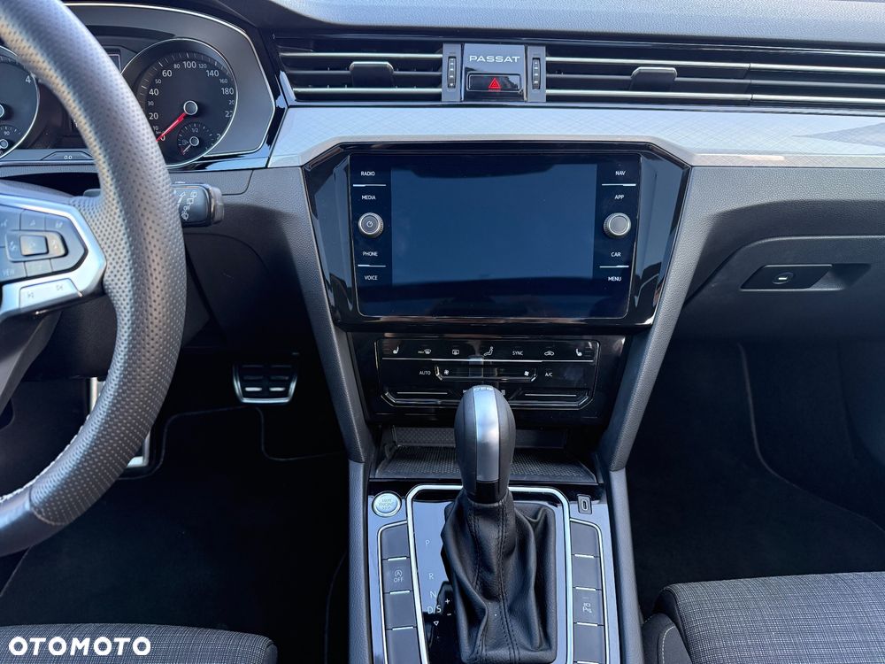 Volkswagen Passat 2.0 TDI Business DSG - 8