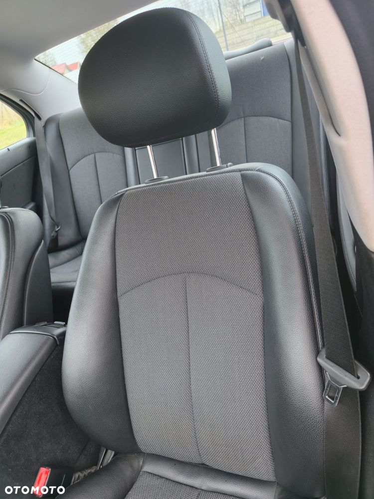 Mercedes-Benz Klasa E - 11