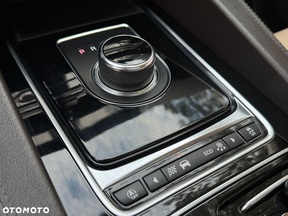 Jaguar F-Pace 25t AWD Prestige - 30